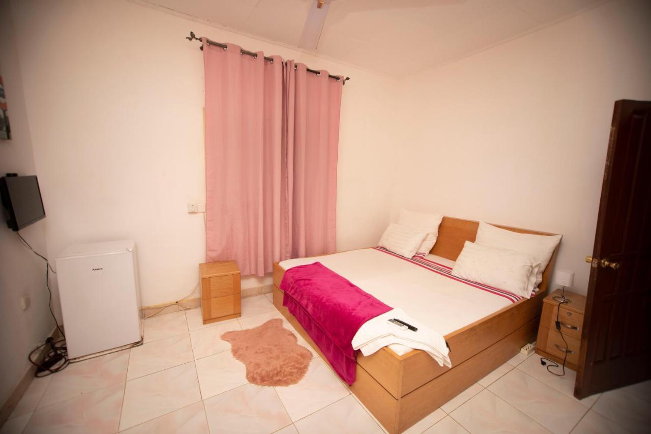 Marysin Guest House Accra Kültér fotó